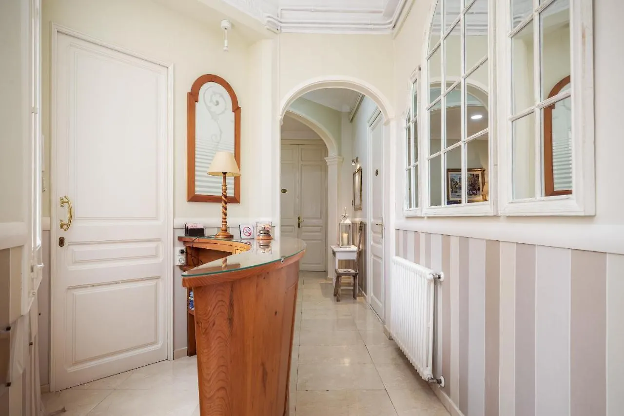 ברצלונה Hostal Oliva בית הארחה