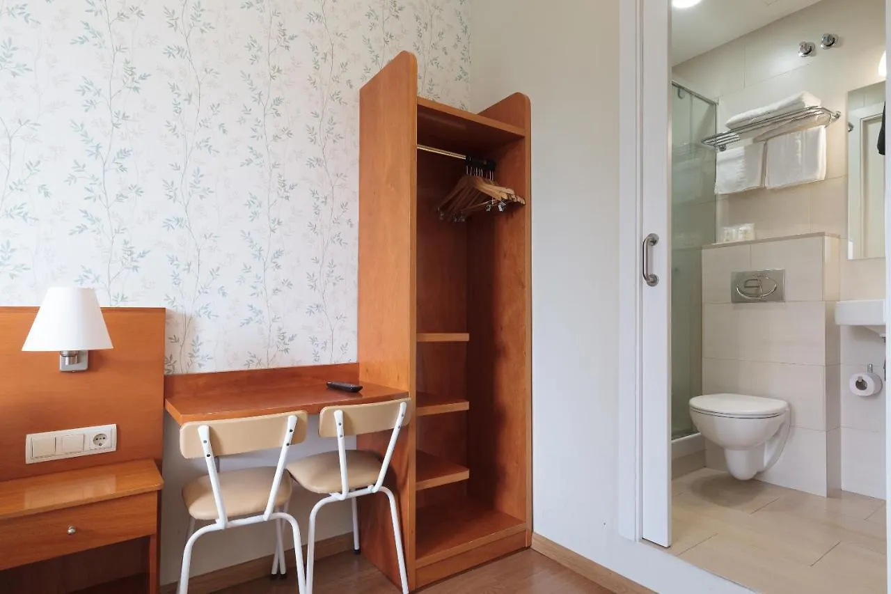 Hostal Oliva Barcelona 0*,